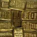 अहमदाबाद दुबई से आई फ्लाइट के टॉयलेट में छिपा मिला 4.26 करोड़ का सोना, तस्करों की नई चाल से चौंके अधिकारी
